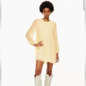 Aritzia daydreamer dress in Pastel Yellow